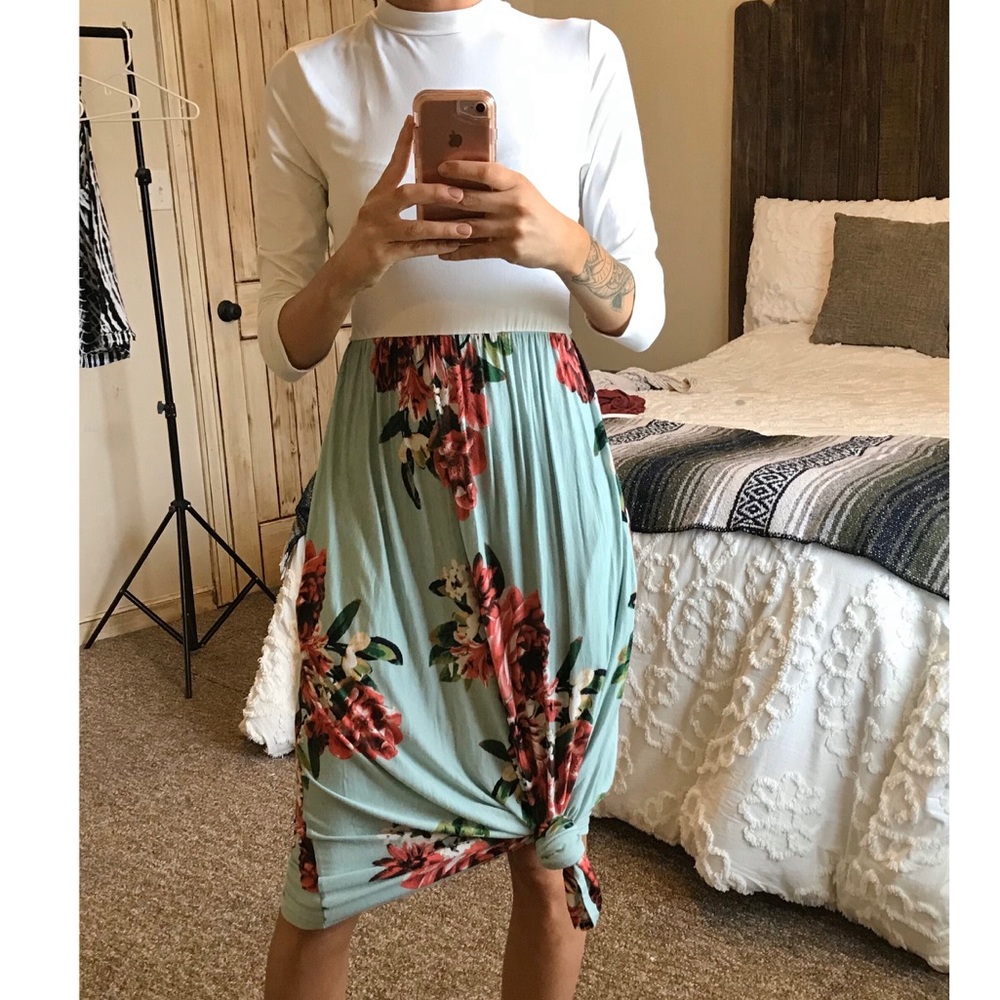 Dress - Picture 2 of 3